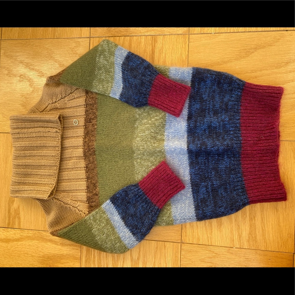 Authentic Gucci turtle neck, kids 5T
